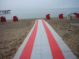  Fertiger Strandzugang mit EXPO-roll Boden am Ostseestrand